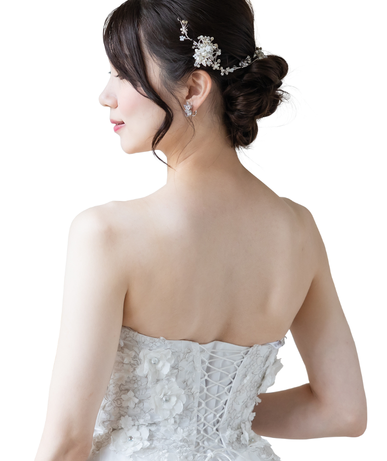 背中の綺麗な女性